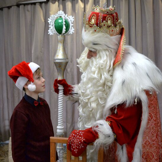 Father Frost from Veliky Ustyug visits Vladivostok