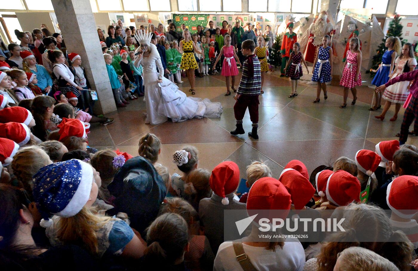 Father Frost from Veliky Ustyug visits Vladivostok