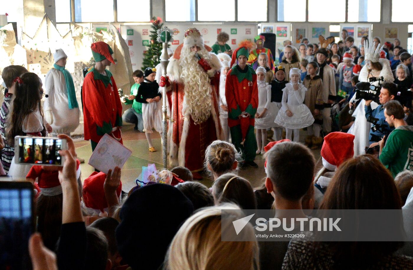 Father Frost from Veliky Ustyug visits Vladivostok