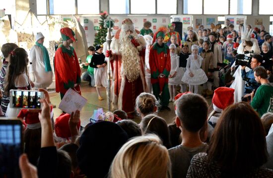 Father Frost from Veliky Ustyug visits Vladivostok