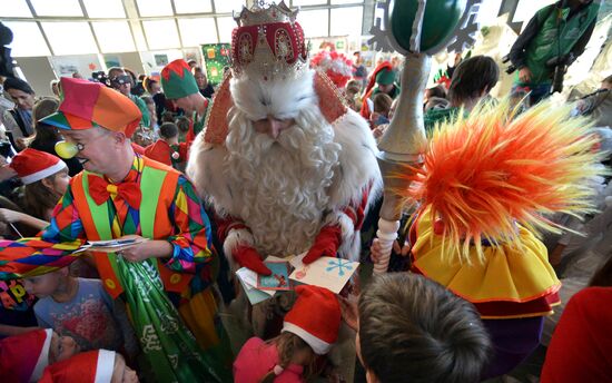 Father Frost from Veliky Ustyug visits Vladivostok
