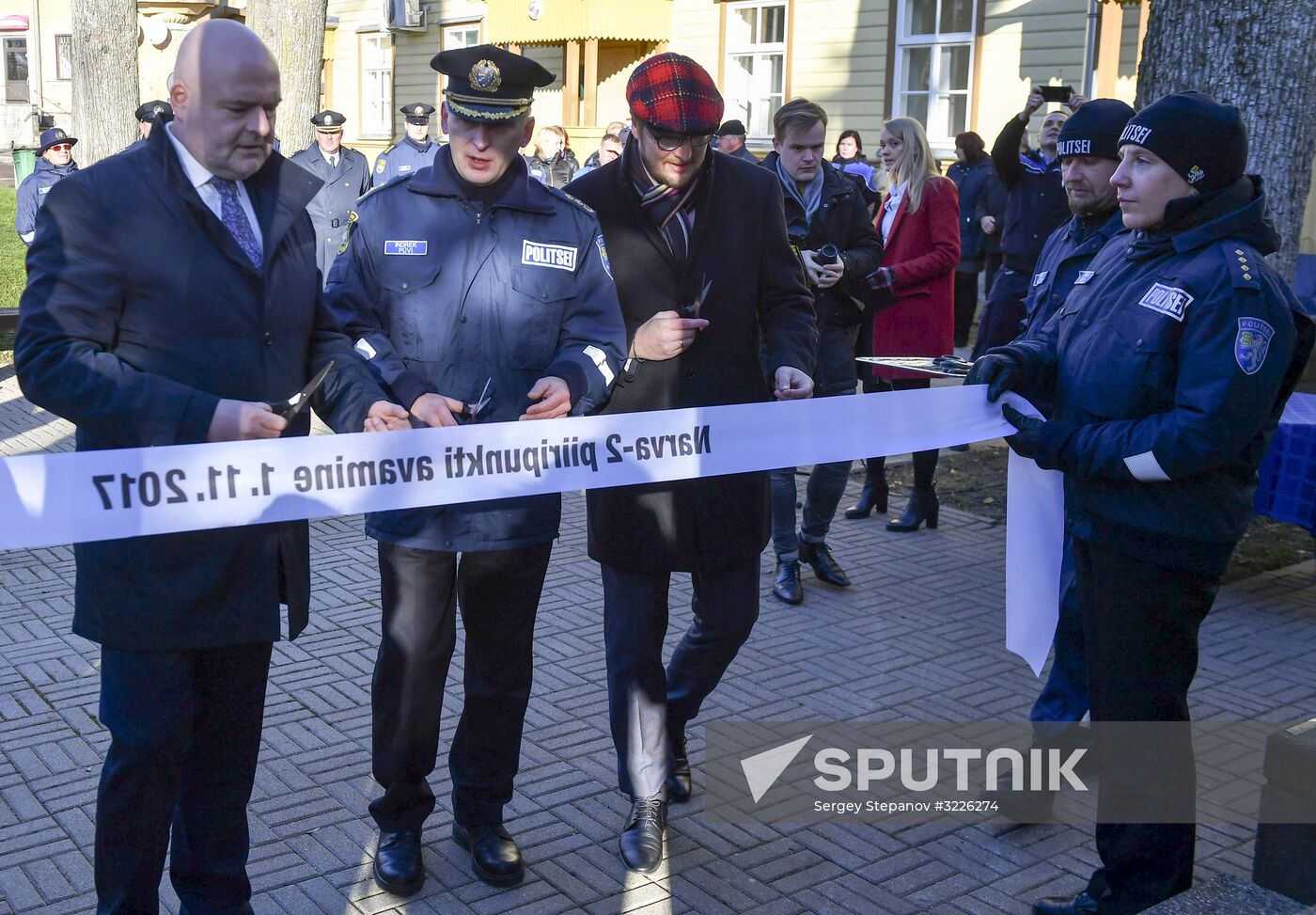 Narva 2 pedestrian checkpoint opens at Russian-Estonian border