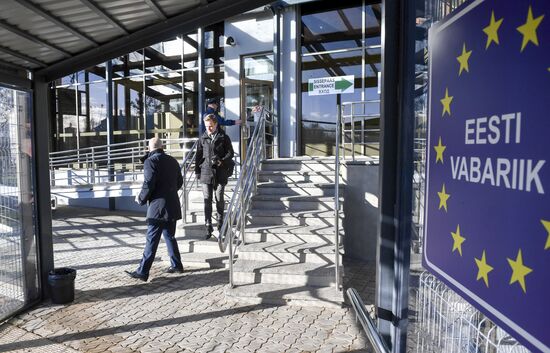 Narva 2 pedestrian checkpoint opens at Russian-Estonian border