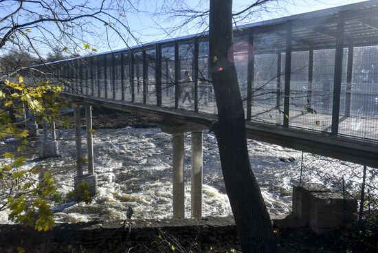 Narva 2 pedestrian checkpoint opens at Russian-Estonian border