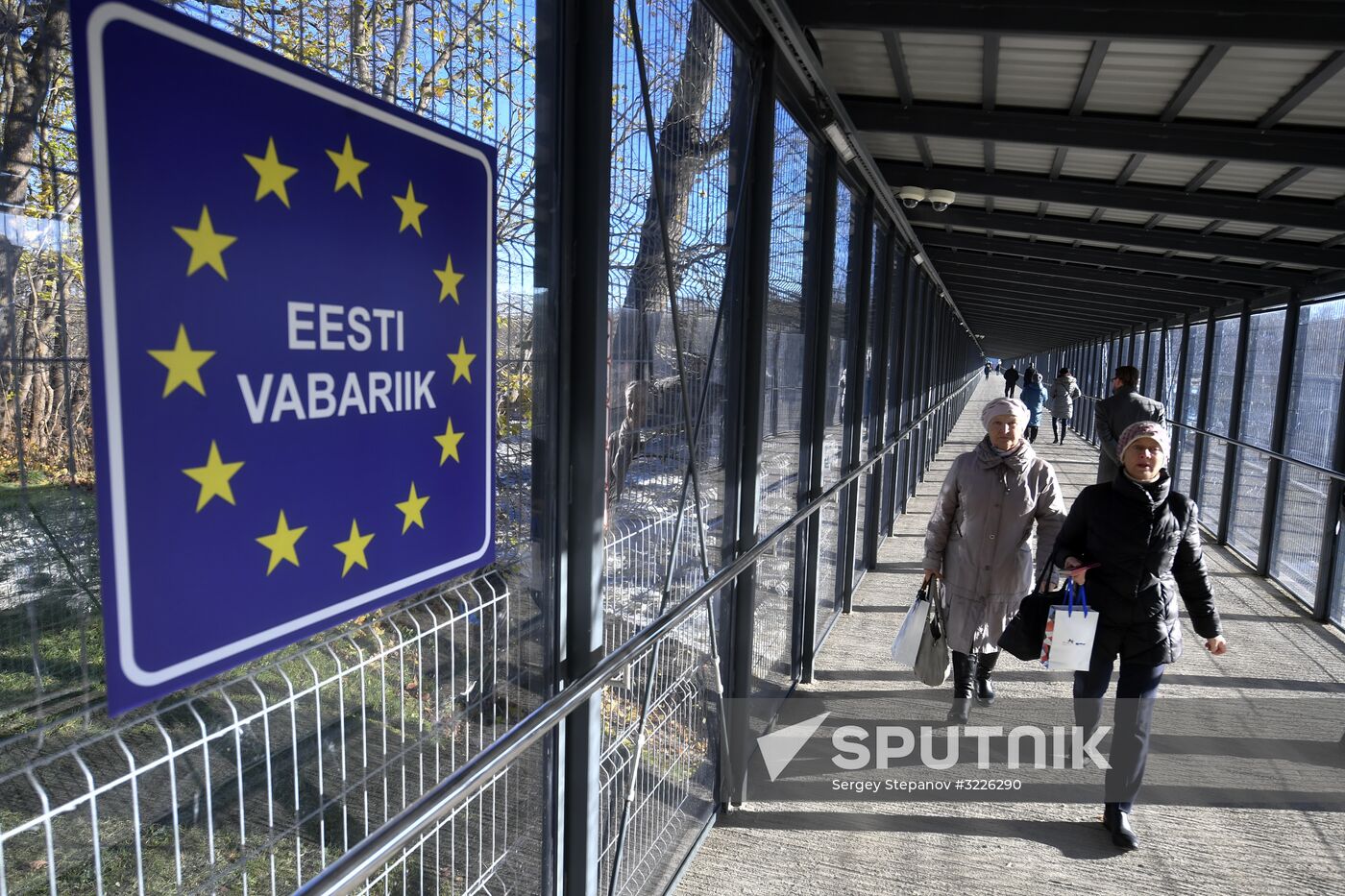 Narva 2 pedestrian checkpoint opens at Russian-Estonian border
