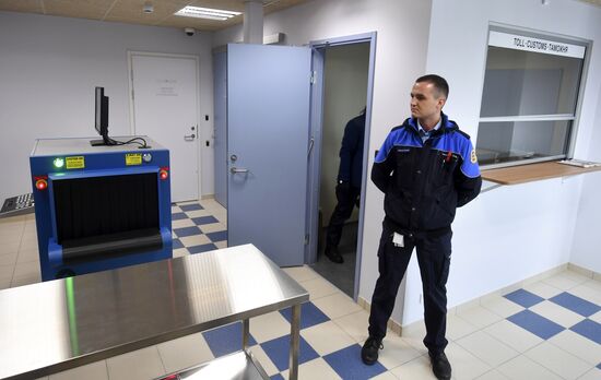 Narva 2 pedestrian checkpoint opens at Russian-Estonian border