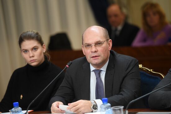 Meeting on blocking RT and Sputnik advertising accounts on Twitter