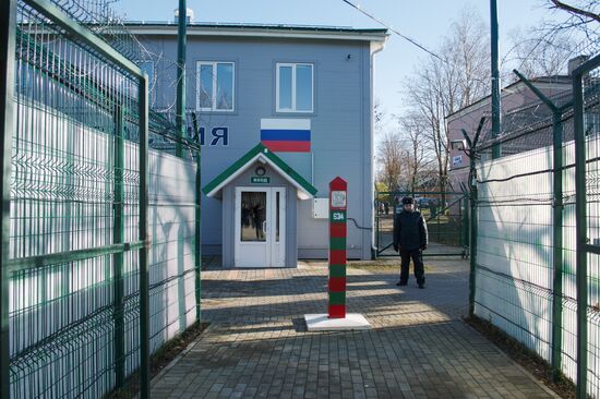Narva 2 pedestrian checkpoint opens at Russian-Estonian border