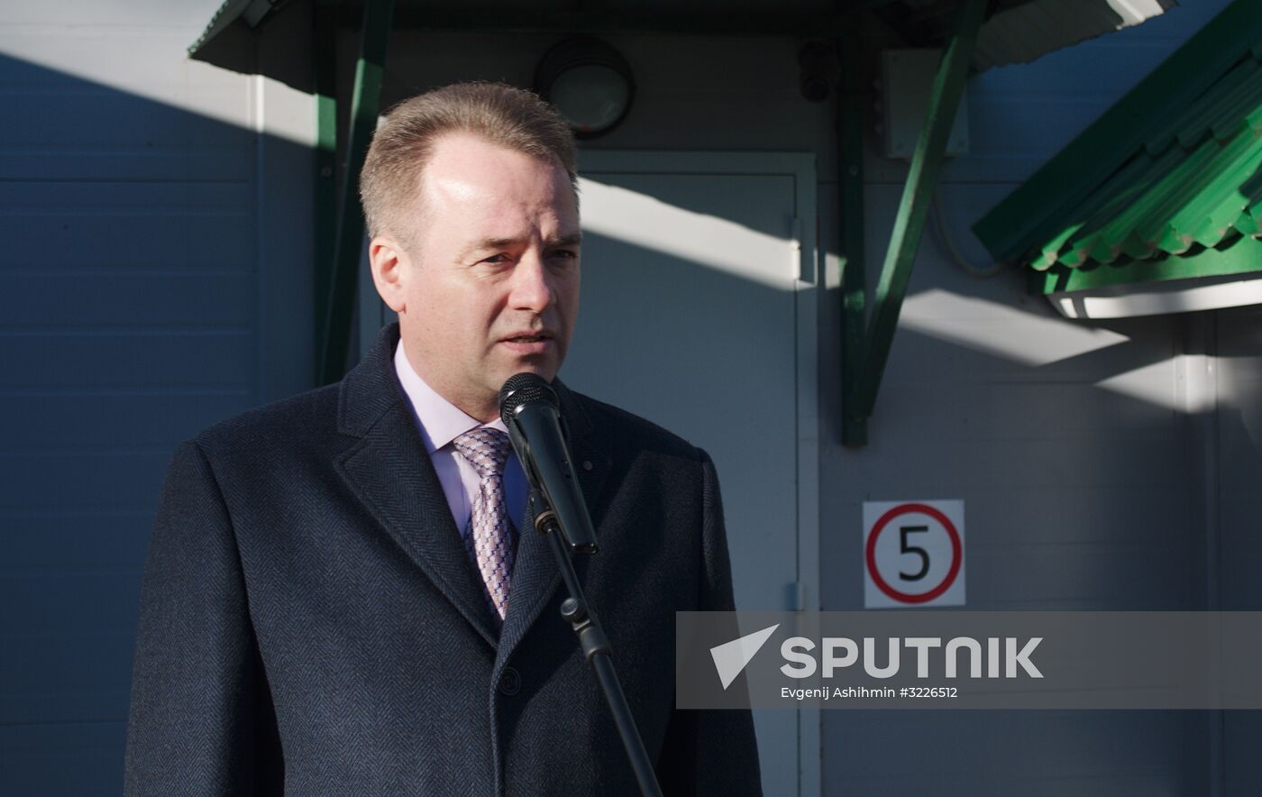 Narva 2 pedestrian checkpoint opens at Russian-Estonian border