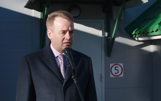 Narva 2 pedestrian checkpoint opens at Russian-Estonian border