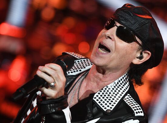 Scorpions holds concert