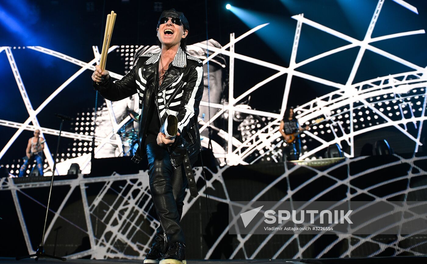 Scorpions holds concert