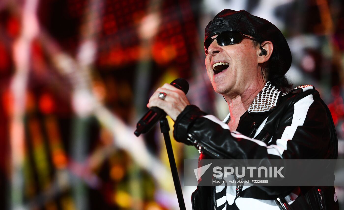 Scorpions holds concert