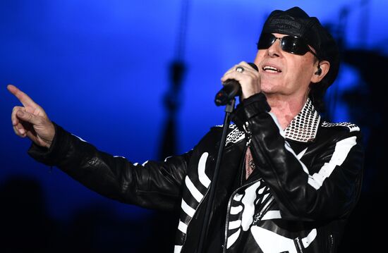 Scorpions holds concert