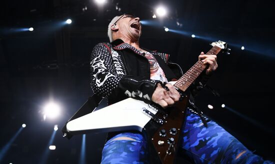 Scorpions holds concert