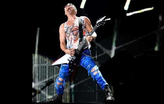 Scorpions holds concert
