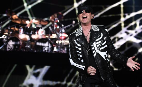 Scorpions holds concert