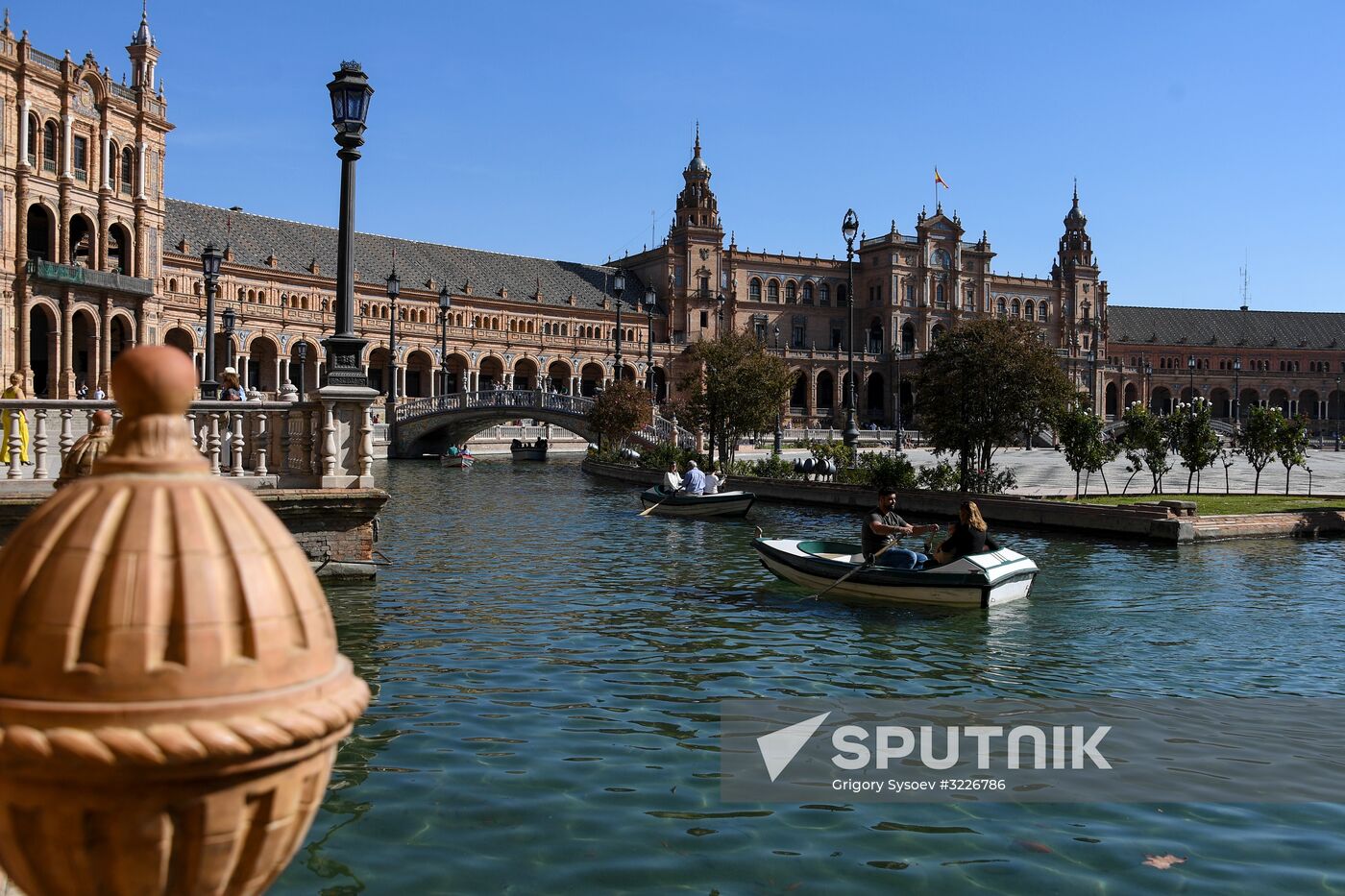 Cities of the world. Seville