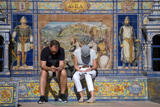 Cities of the world. Seville