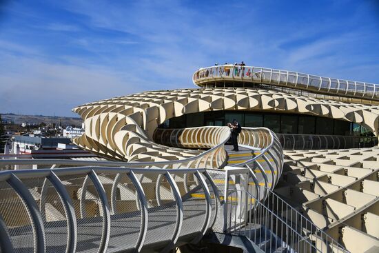 Cities of the world. Seville