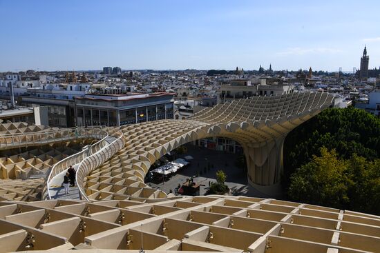 Cities of the world. Seville