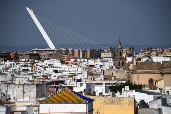 Cities of the world. Seville