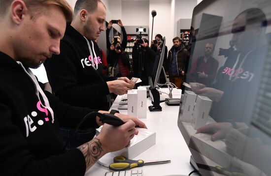iPhone X goes on sale in Russia