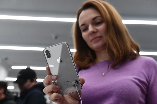 iPhone X goes on sale in Russia