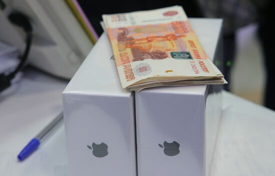 iPhone X goes on sale in Russia
