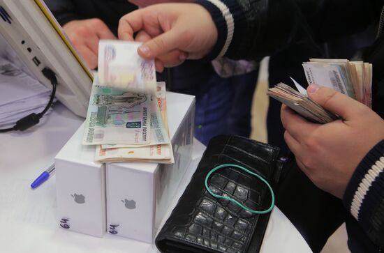 iPhone X goes on sale in Russia