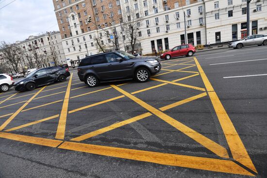 New yellow box markings at intersections in Moscow