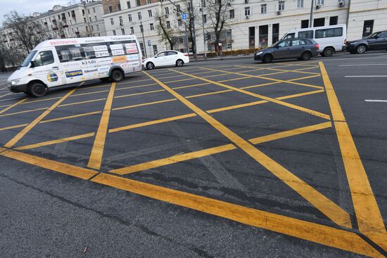 New yellow box markings at intersections in Moscow