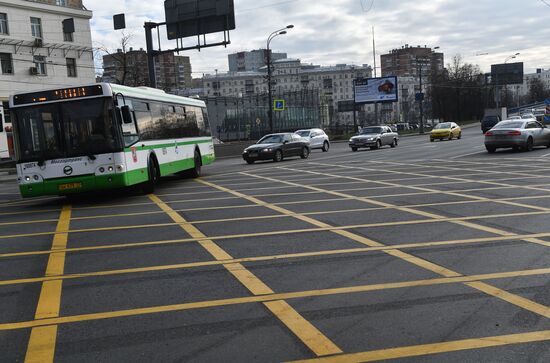 New yellow box markings at intersections in Moscow