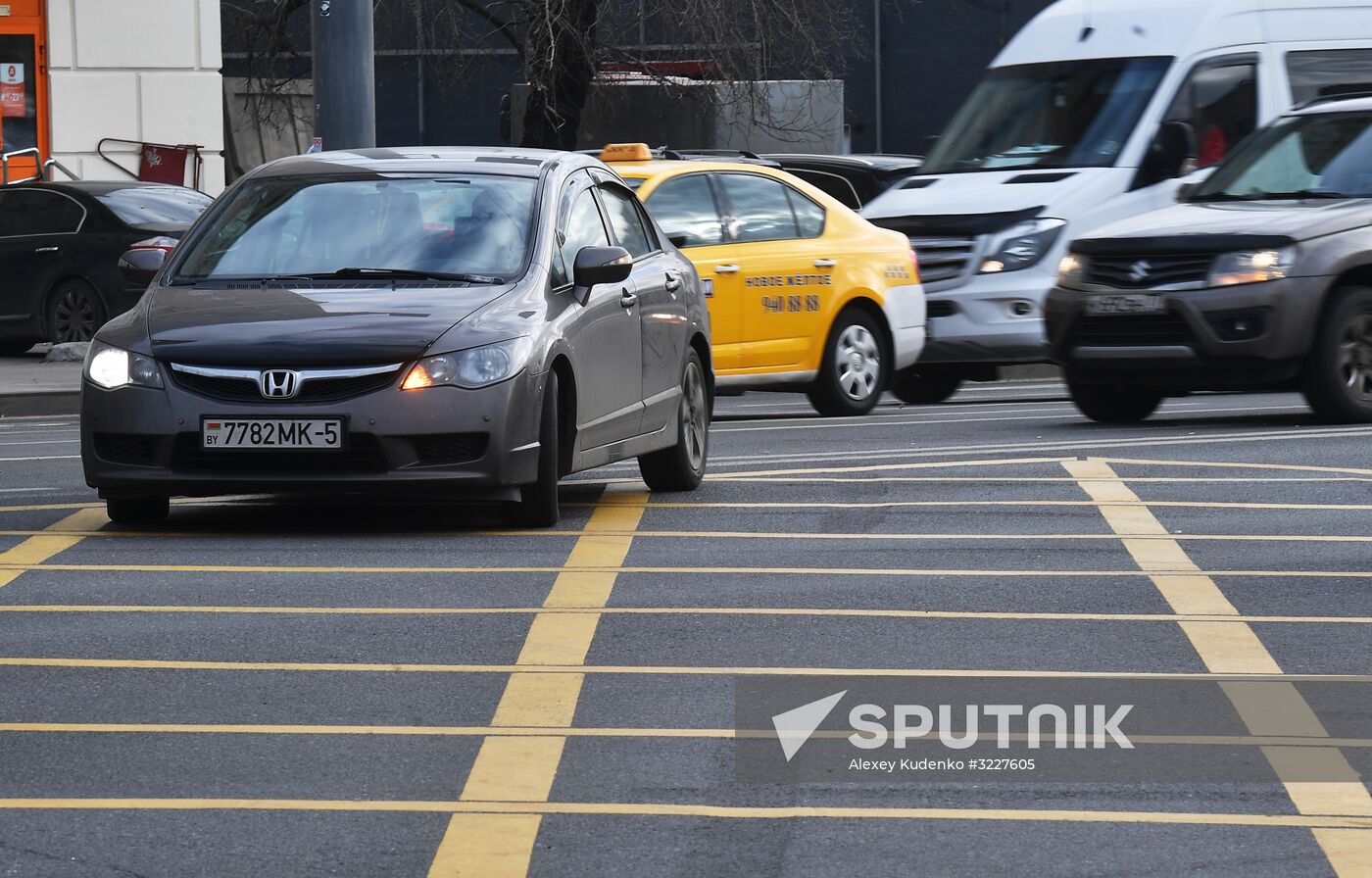 New yellow box markings at intersections in Moscow