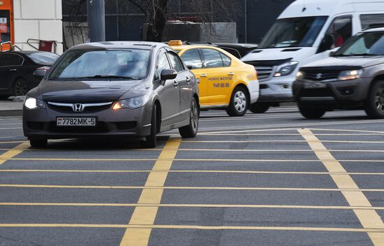 New yellow box markings at intersections in Moscow