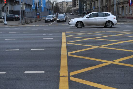 New yellow box markings at intersections in Moscow