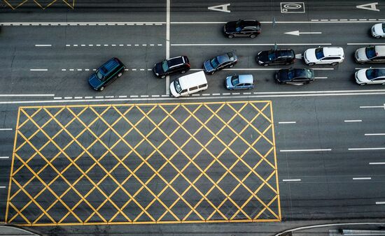 New yellow box markings at intersections in Moscow