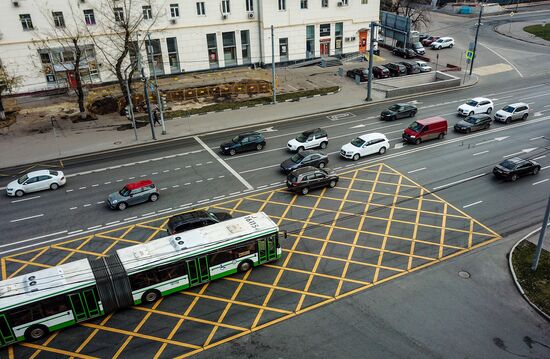 New yellow box markings at intersections in Moscow