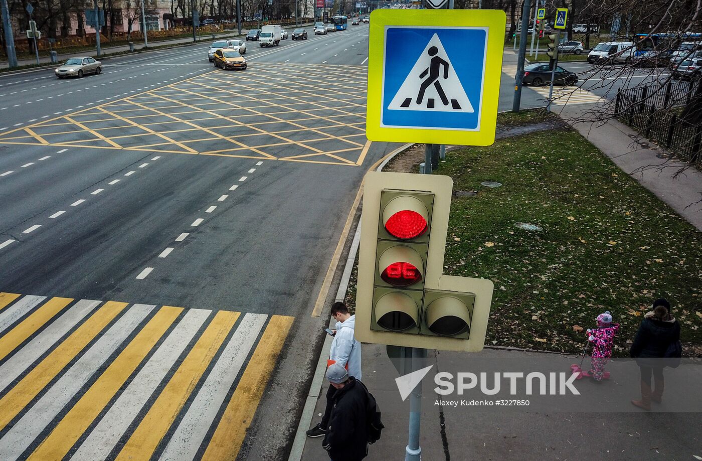 New yellow box markings at intersections in Moscow