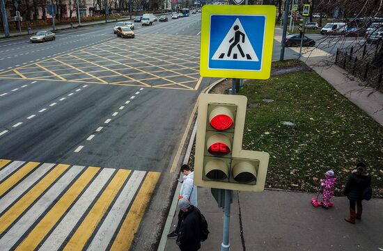 New yellow box markings at intersections in Moscow