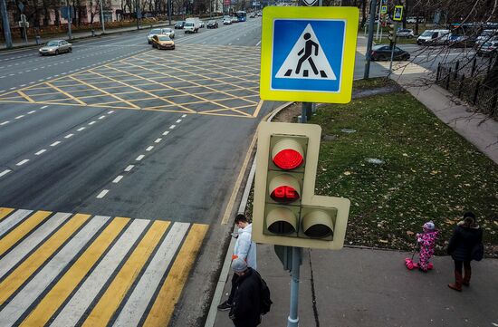 New yellow box markings at intersections in Moscow