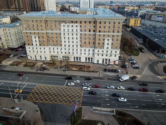 New yellow box markings at intersections in Moscow