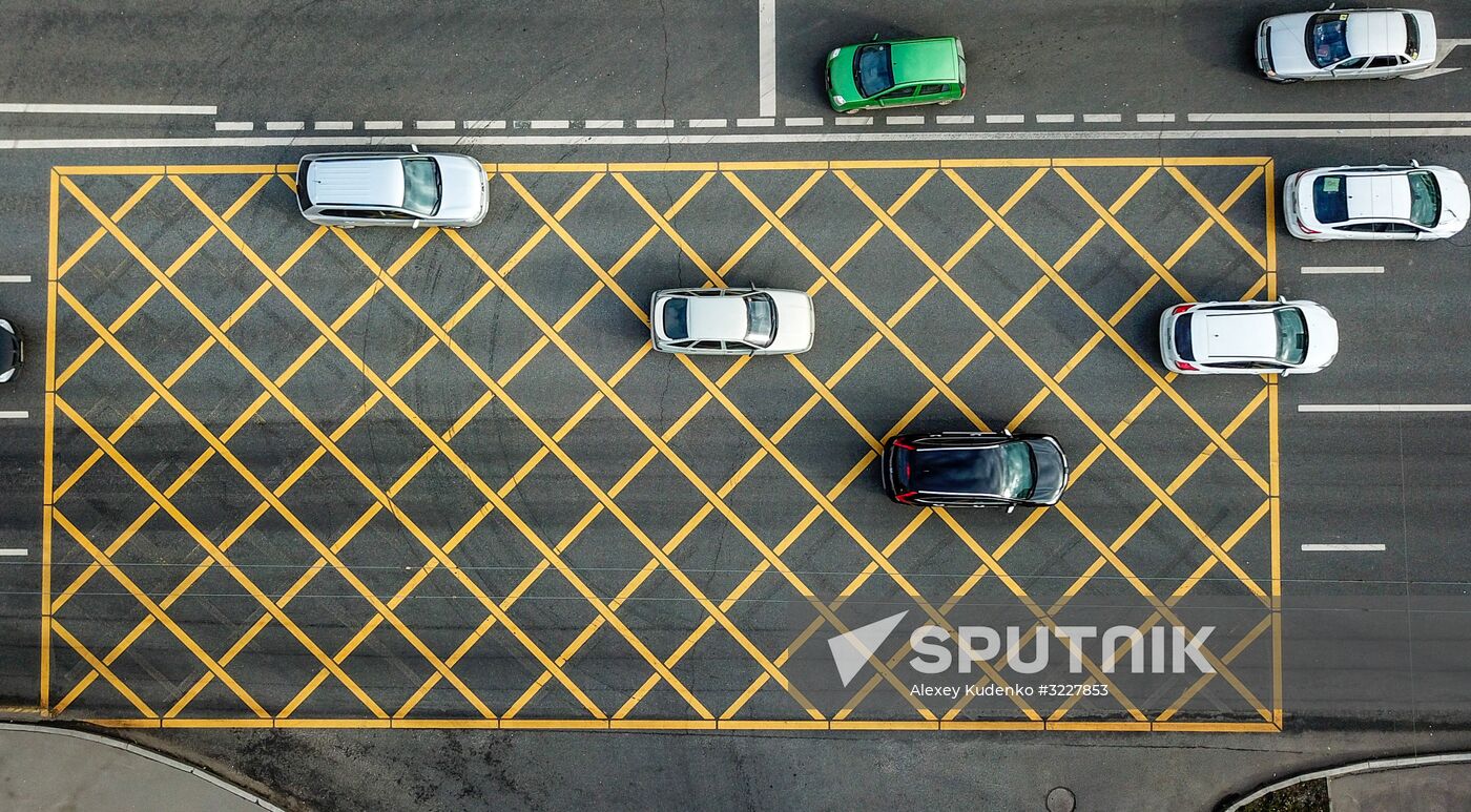 New yellow box markings at intersections in Moscow