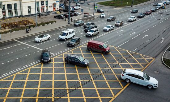 New yellow box markings at intersections in Moscow