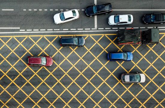 New yellow box markings at intersections in Moscow