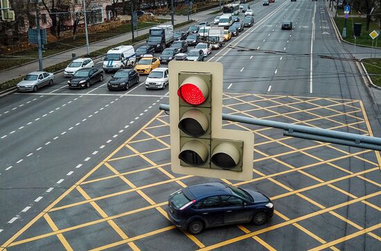New yellow box markings at intersections in Moscow