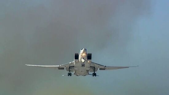 Russian warplanes and Kolpino submarine hit terrorist objects in Syria