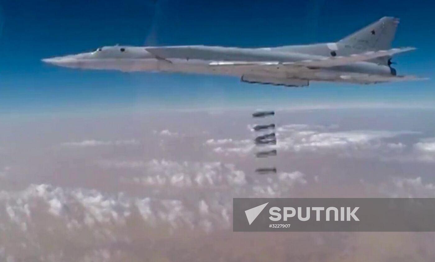 Russian warplanes and Kolpino submarine hit terrorist objects in Syria