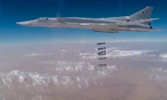 Russian warplanes and Kolpino submarine hit terrorist objects in Syria