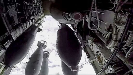 Russian warplanes and Kolpino submarine hit terrorist objects in Syria